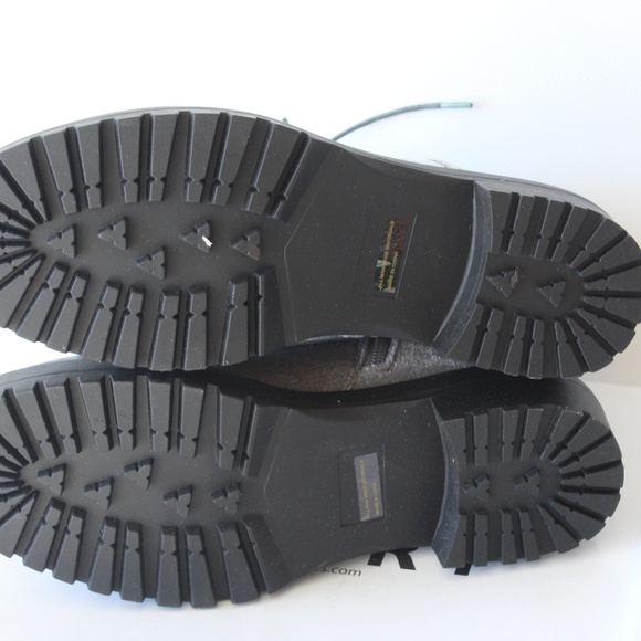 boots - Picture 3 of 3